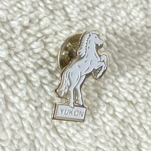 5/$35 Vintage Whitehorse Yukon Enamel Souvenir Pin